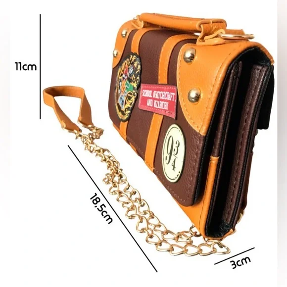 Hogwarts Themed Women's Bag NWOT - Picture 3 of 9